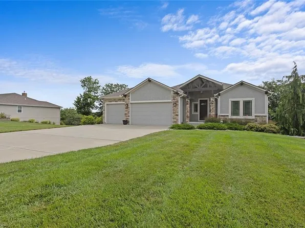 12015 S Eagle Crest Dr, Lees Summit, MO 64086
