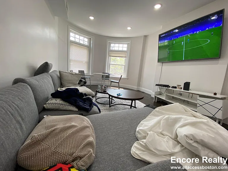 7-9 Strathmore Rd #3 — Photo 15