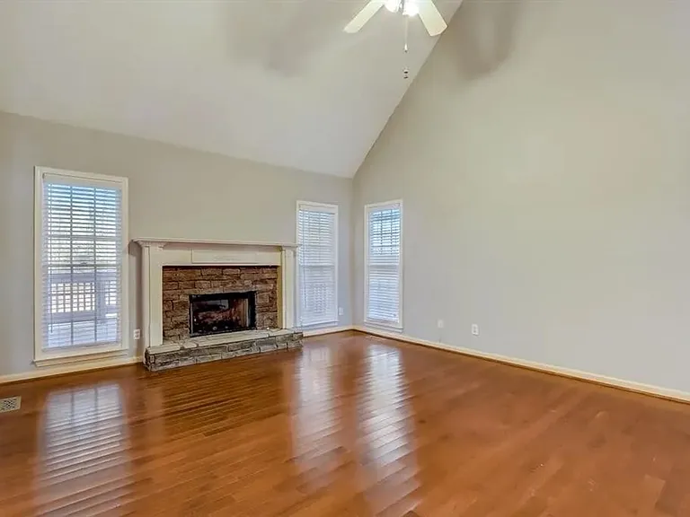 74 Flanders Ct — Photo 23