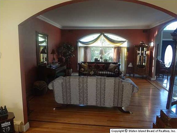 3rd image of 51 Palmieri Ln