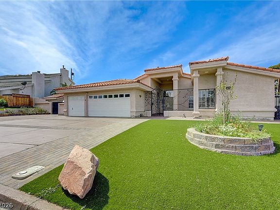 3rd image of 631 Robin Ln