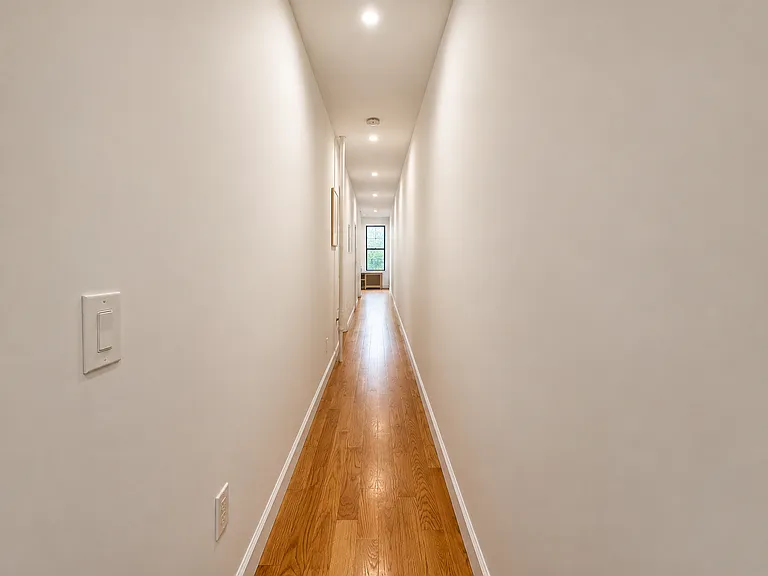 528 5th St #2 — Photo 8