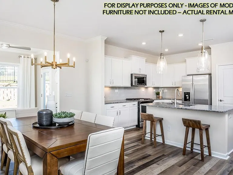 1012 Citadel Ave — Photo 6