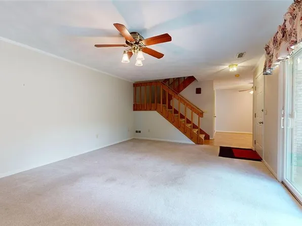 14 Caddy Rock Rd APT D, North Kingstown, RI 02852