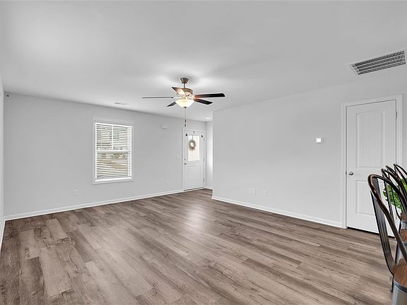 5th image of 215 Royal Way