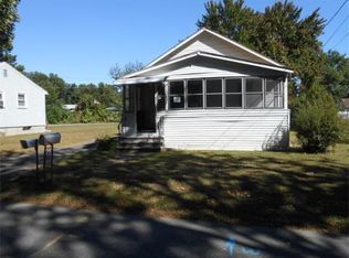 37 Kensington St, Feeding Hills, MA 01030