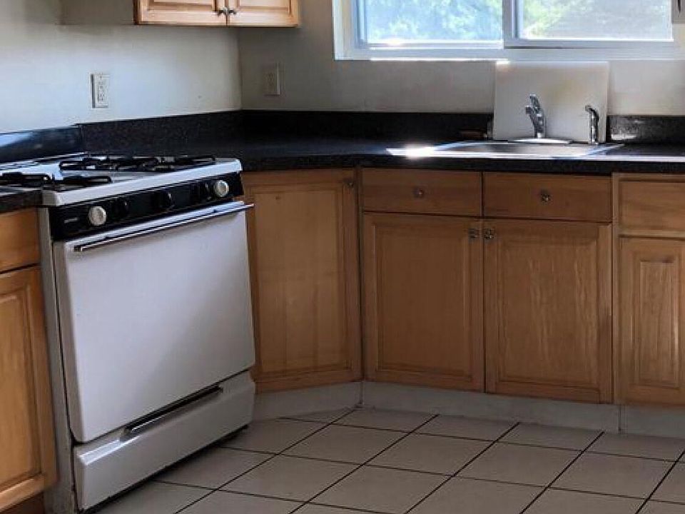 1st image of 23 Henderson Ave #1