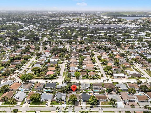 4th image of 3260 SW 2nd Ct