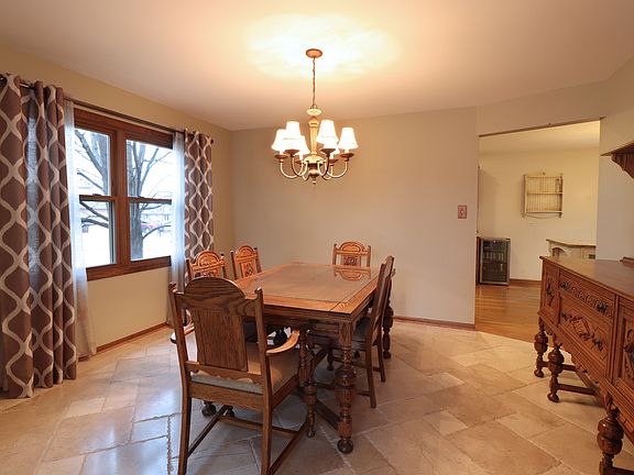 5th image of 19531 Brookfield Cir