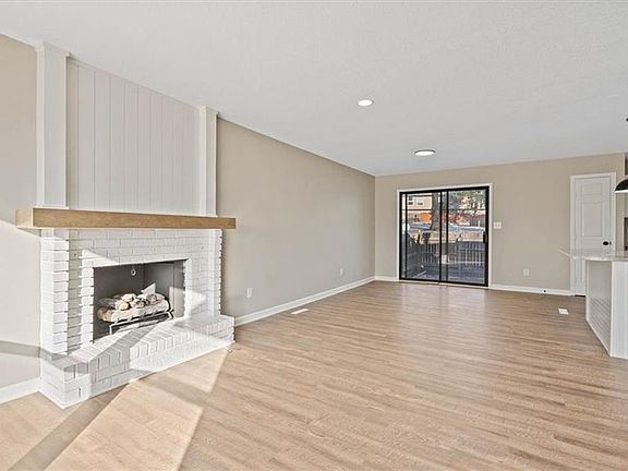 5th image of 10854 Rosehill Rd