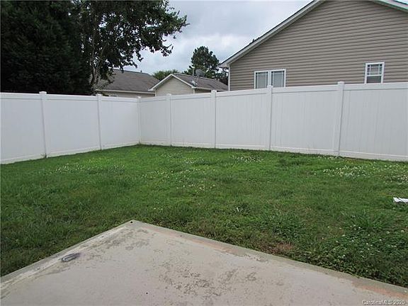 3rd image of 1711 Chantilly Ln #78
