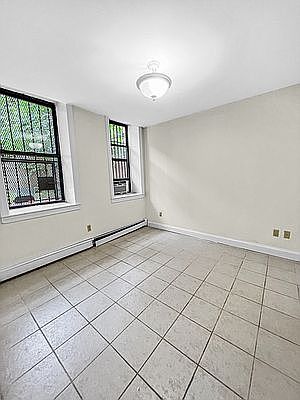 4th image of 559 W 186th St #1B