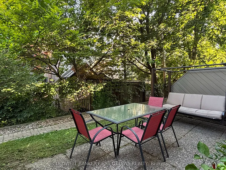 142 Waverley St #1A — Photo 19
