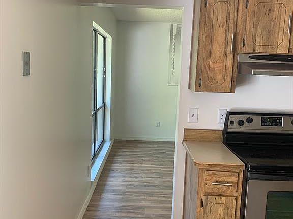 5th image of 3505 Omni Cir
