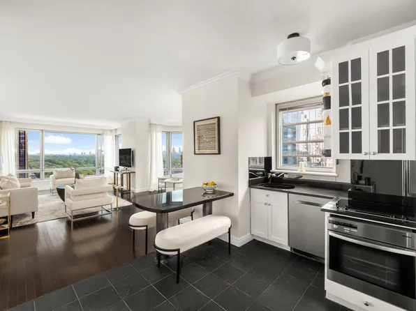301 West 57th Street 16C image 2 of 15