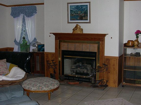 Inside w/fire place