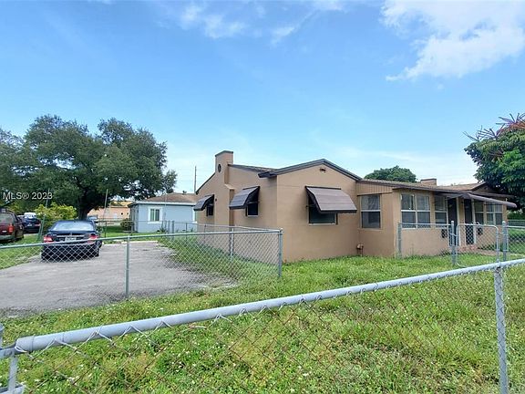 3rd image of 2025 N 22nd Ave