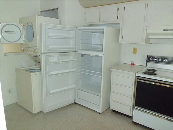 4th image of 10123 S Sunrise Lakes Boulevard #211