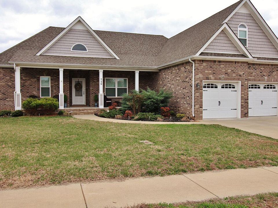 1st image of 716 Valencia Dr