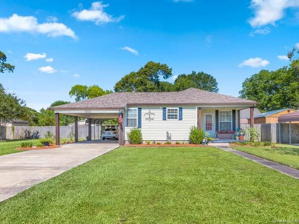 1215 N Sherman St, Jennings, LA 70546