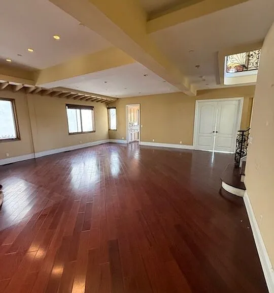 1126 Yale St — Photo 18