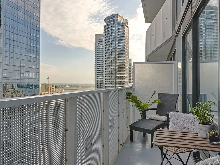 88 Harbour St #1409 — Photo 7