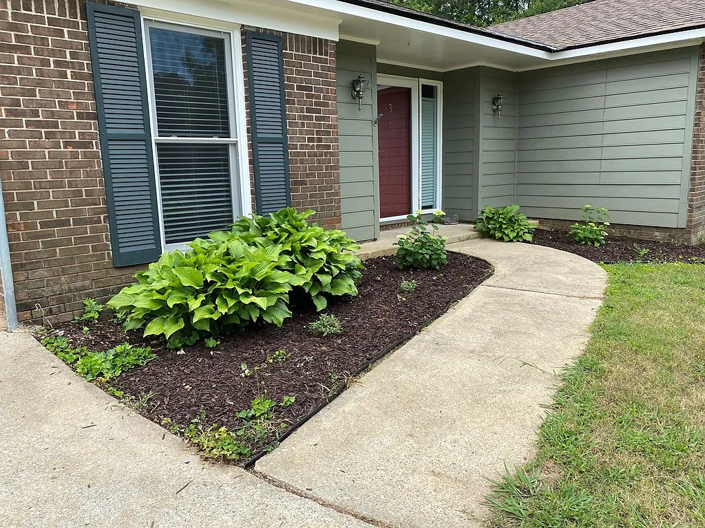 3 bed, 1200 sqft, $1,450 — Photo 3