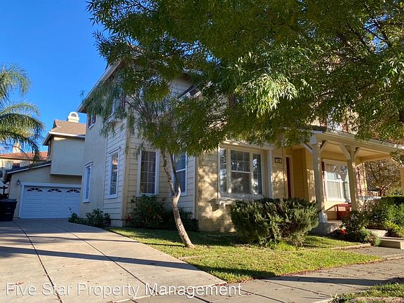 2nd image of 746 S Comunidad St