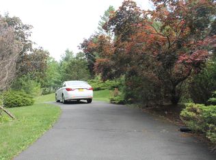 31 Sherwood Ridge Rd, Pomona, NY 10970