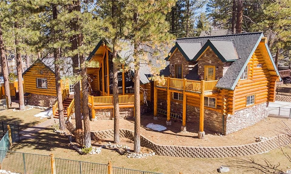 1st image of 39900 Forest Dr