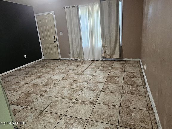 5th image of 3921 Ingham St