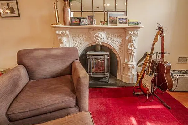 Rented by Awaye Realty Management LLC | media 40