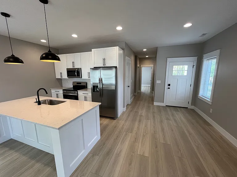 1213 N Madison St — Photo 15