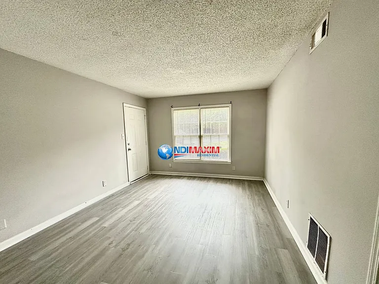 493 Stone Mountain St — Photo 5