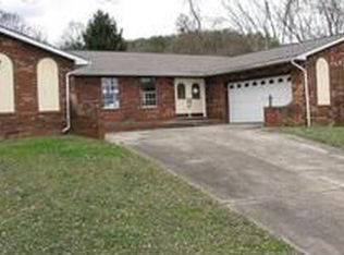 10 Settle Dr, Hurricane, WV 25526