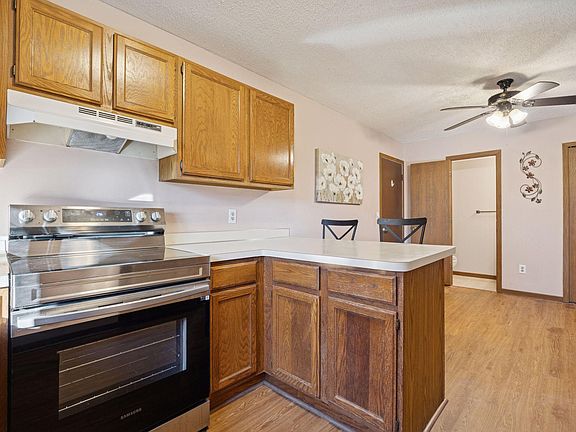 3rd image of 7573 Wedgewood Way