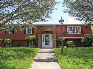 30 Neutaconkanut Rd, Providence, RI 02909