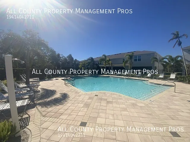 4464 Aqua Mirage St — Photo 18
