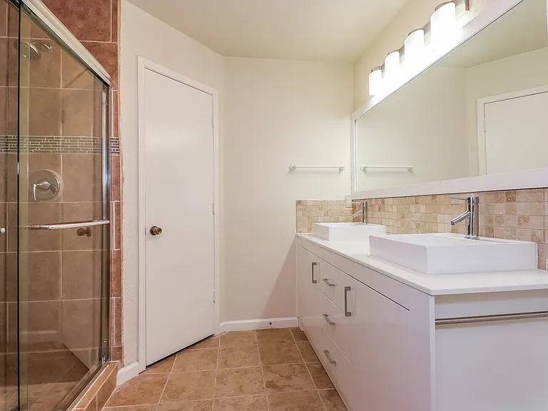 1124 W Hills Ter — Photo 10