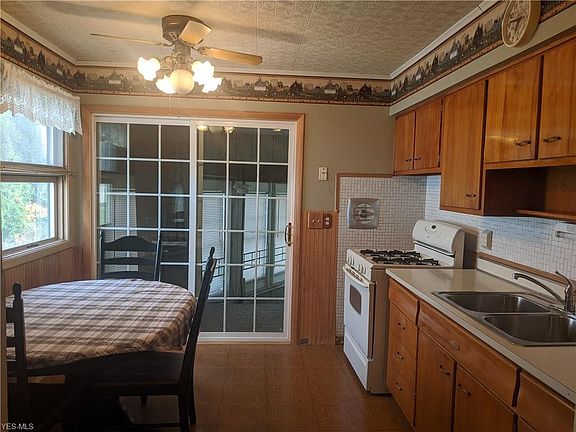 3rd image of 4639 Winter Ln