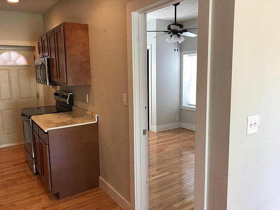 5th image of 5001 Poppleton Ave APT 4