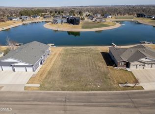 1112 Voyager Dr, City Of Bismarck, ND 58504