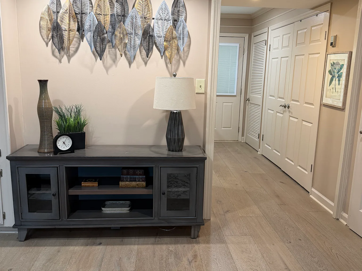 2 bed, 1.5 bath, 1025 sqft, $2,100 — Photo 2