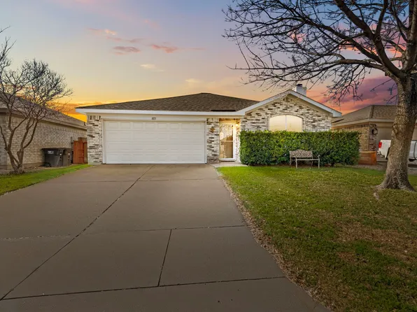 8113 E Summer Trail Dr, Fort Worth, TX 76137