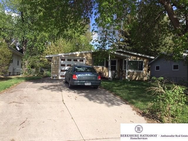1st image of 3319 S 82nd Ave