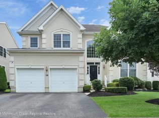 16 Springhouse Cir, Manalapan, NJ 07726
