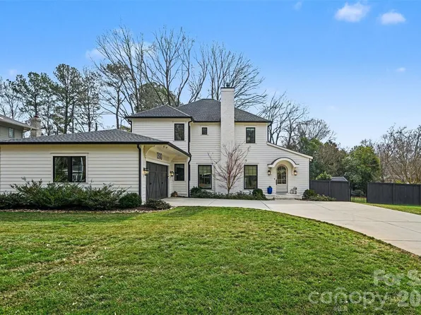 1300 Hazelhurst Ave, Charlotte, NC 28211