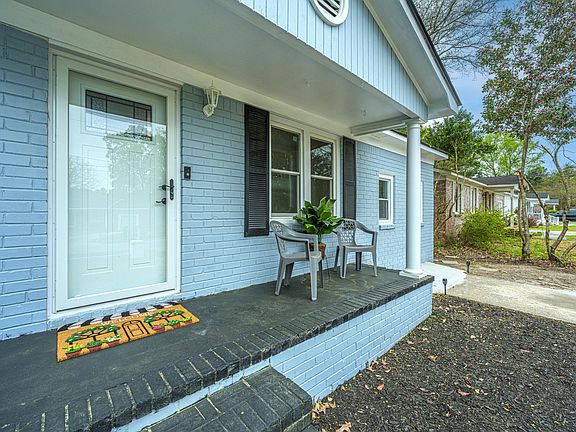 5th image of 814 Hoss Rd