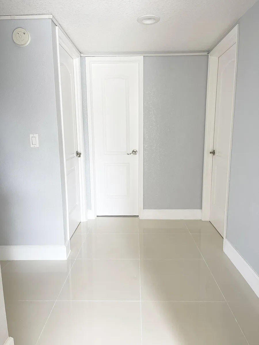 Building Photo - Poinciana Pl