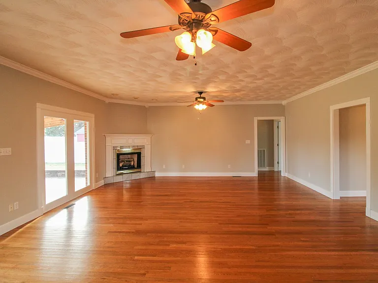 17524 Martin Dr — Photo 5